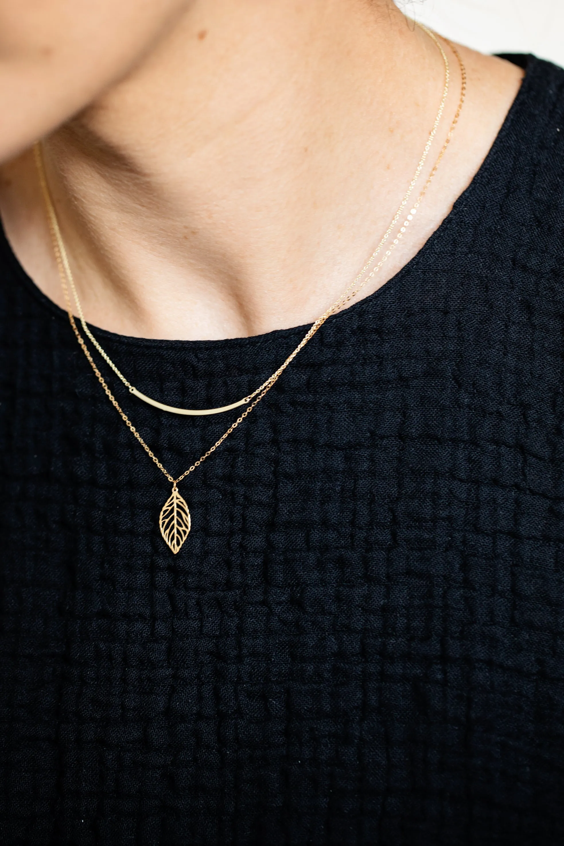 9kt Gold Leaf Pendant Necklace