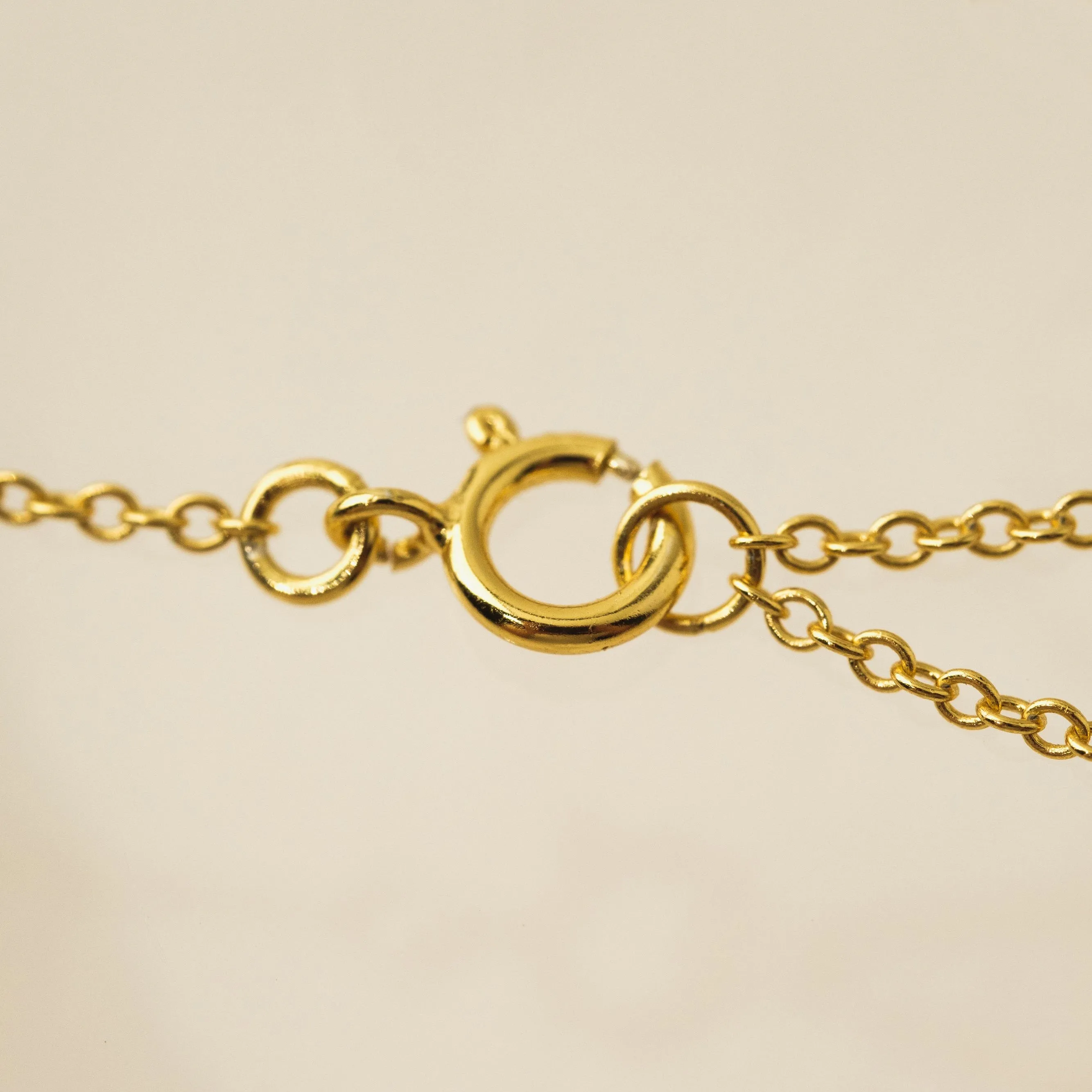 August Birthstone Fluted Necklace