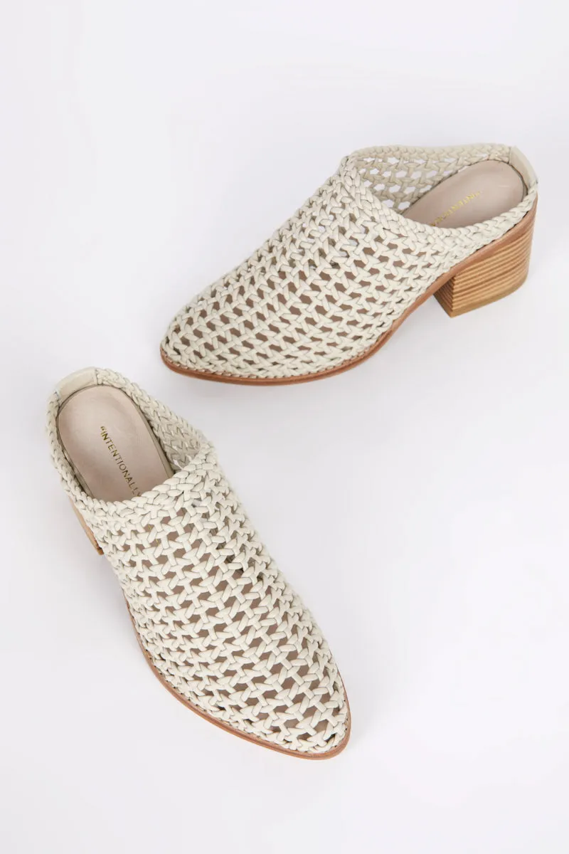 CAPS HEELED MULE