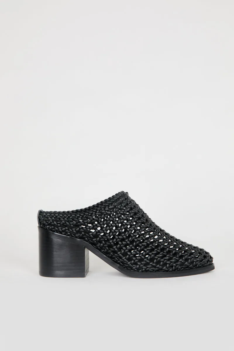 CAPS HEELED MULE