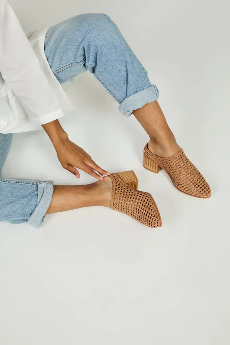CAPS HEELED MULE
