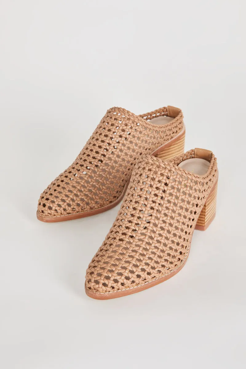 CAPS HEELED MULE