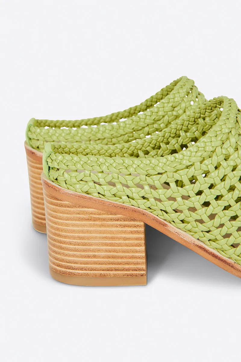 CAPS HEELED MULE