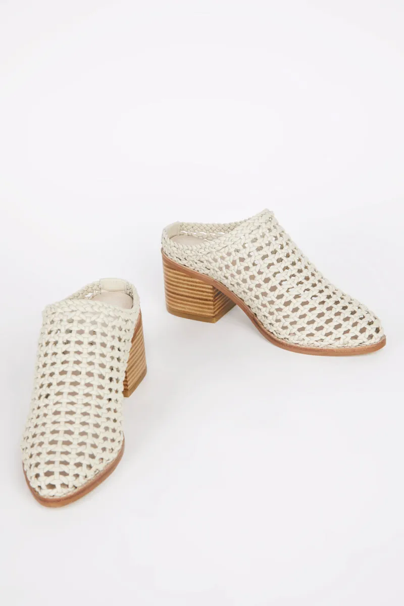 CAPS HEELED MULE