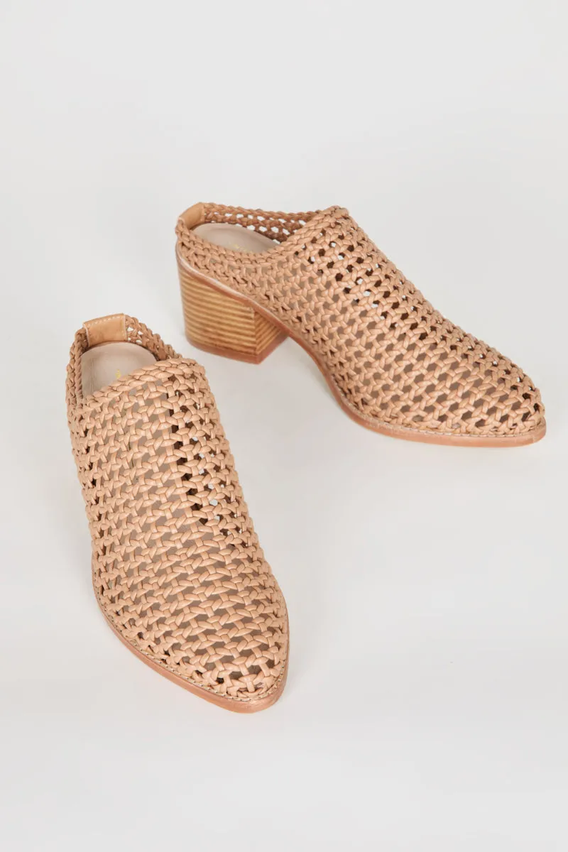 CAPS HEELED MULE