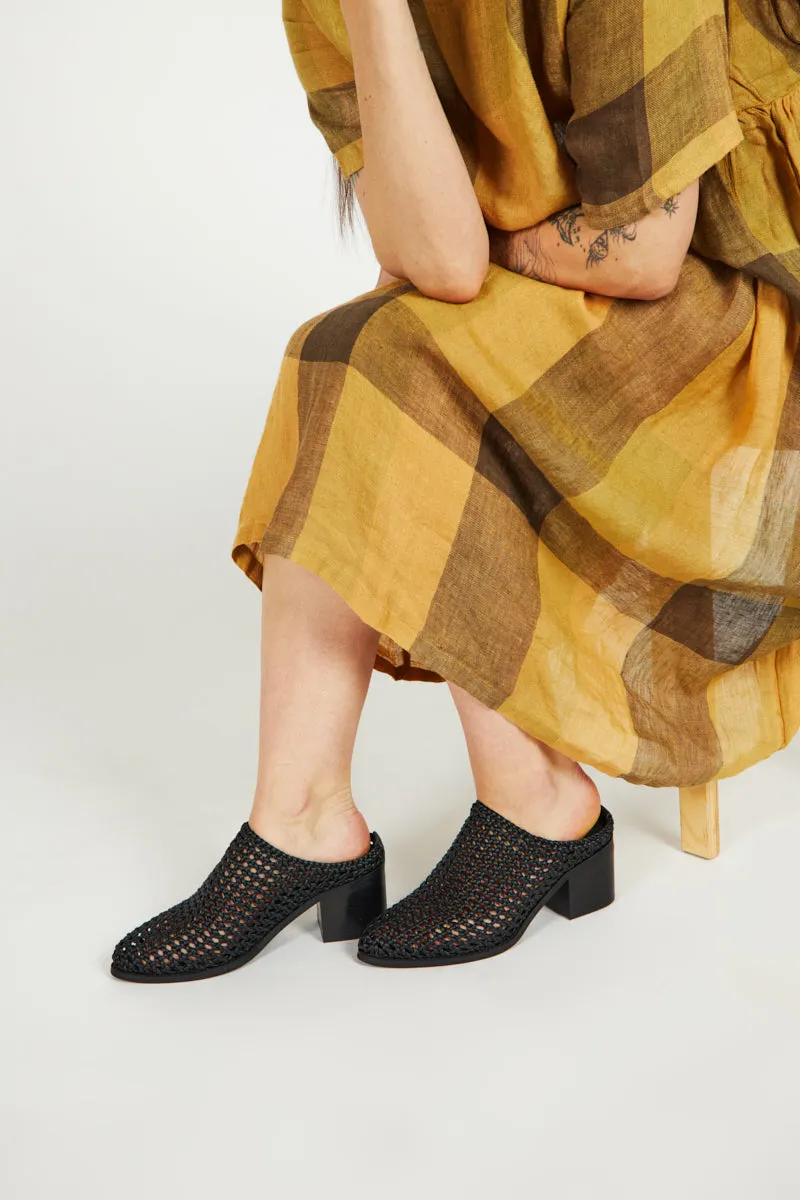CAPS HEELED MULE