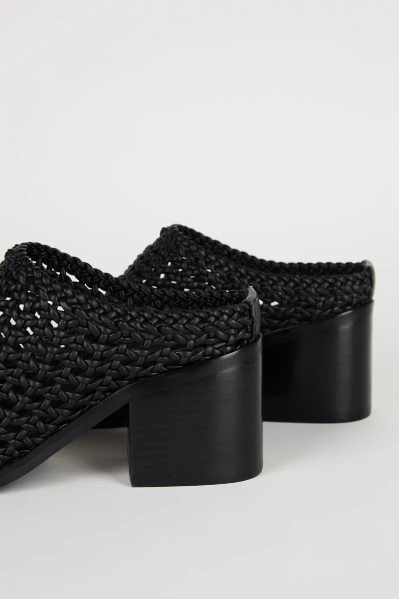 CAPS HEELED MULE