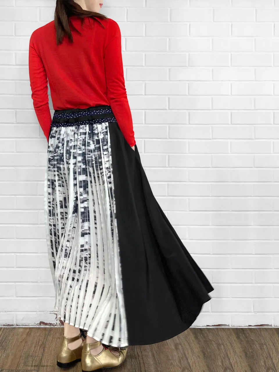 Final Sale! Mixed Media Pleated Front & Back Midi-Skirt
