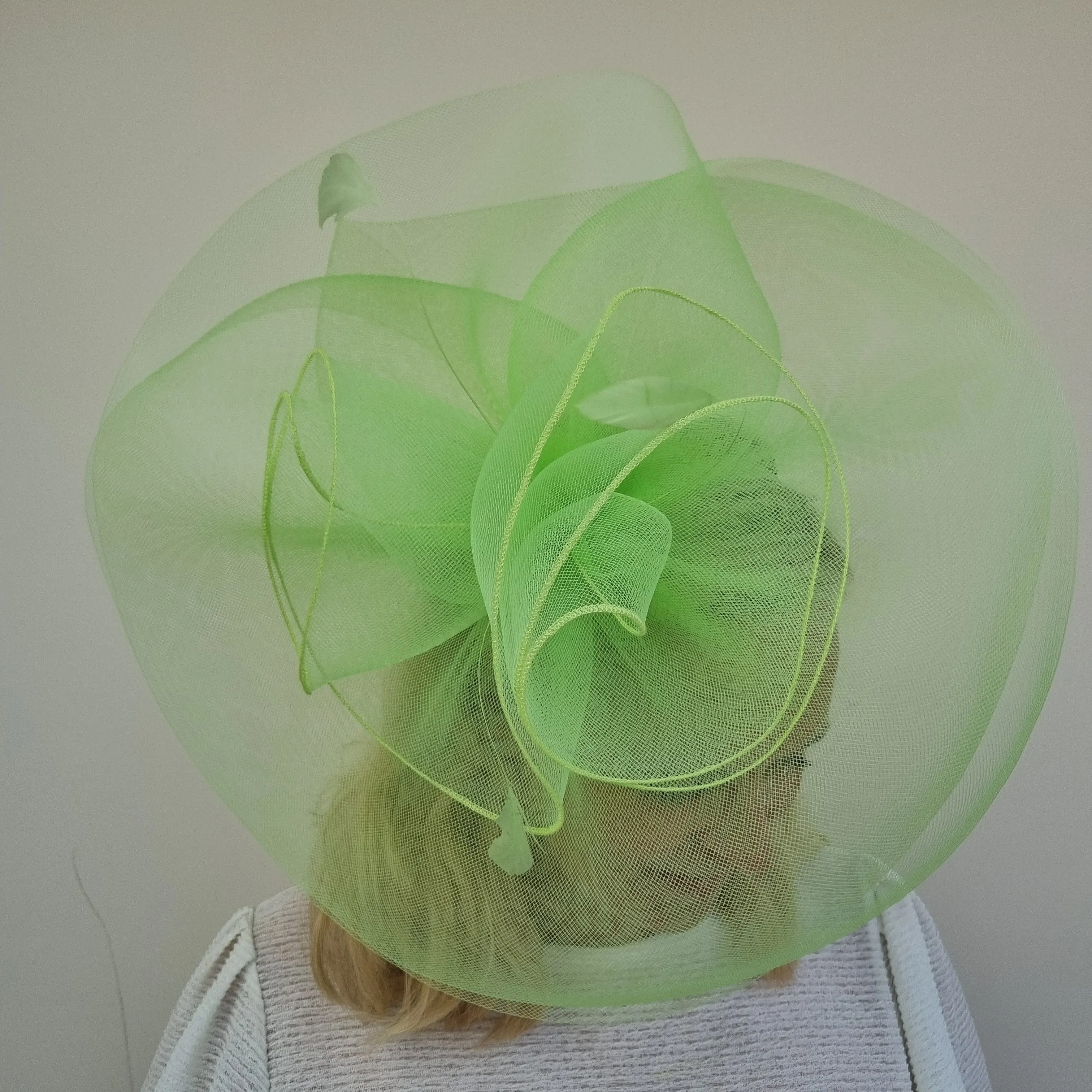 JBees JB24/13 Large Crin Hatinator in Greens