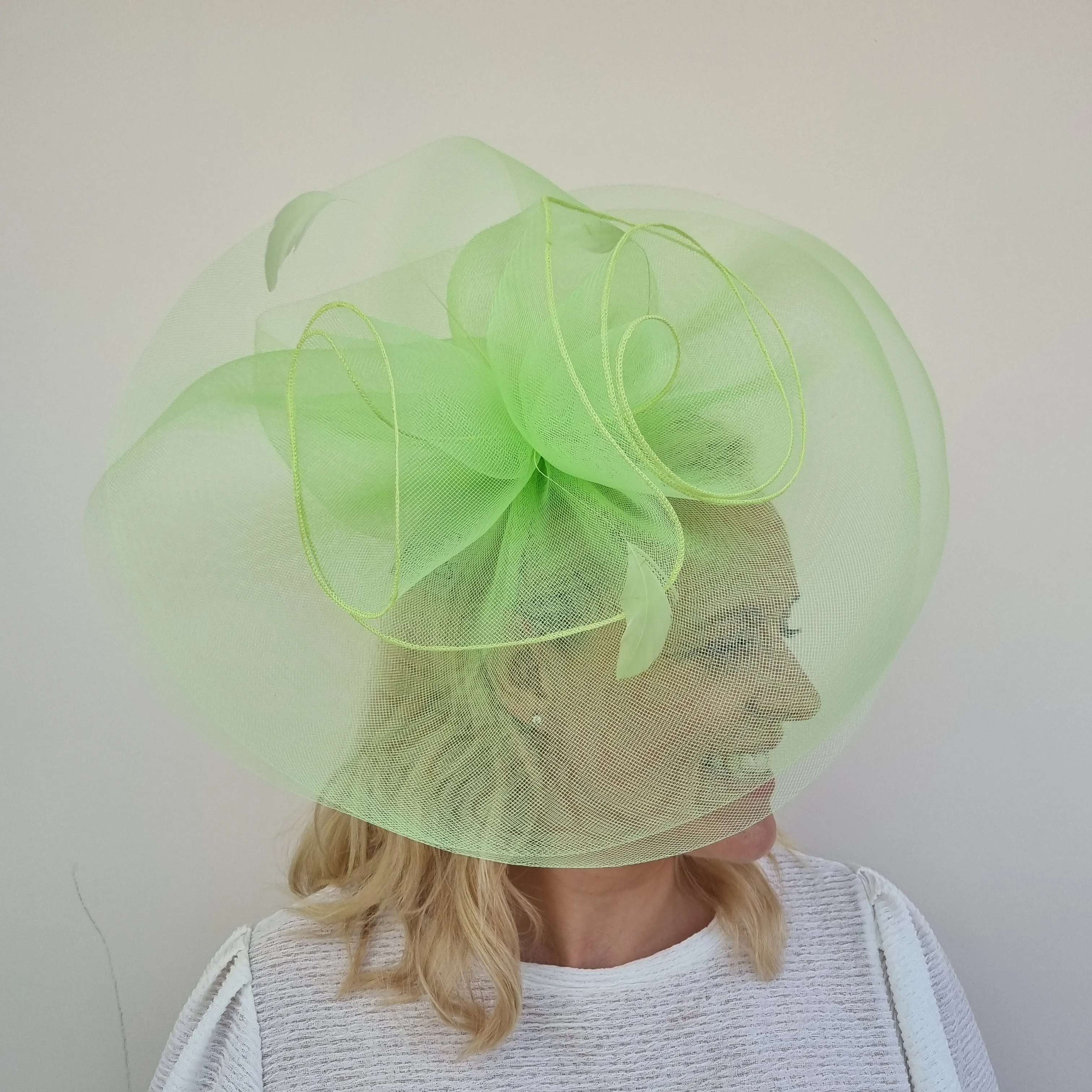 JBees JB24/13 Large Crin Hatinator in Greens