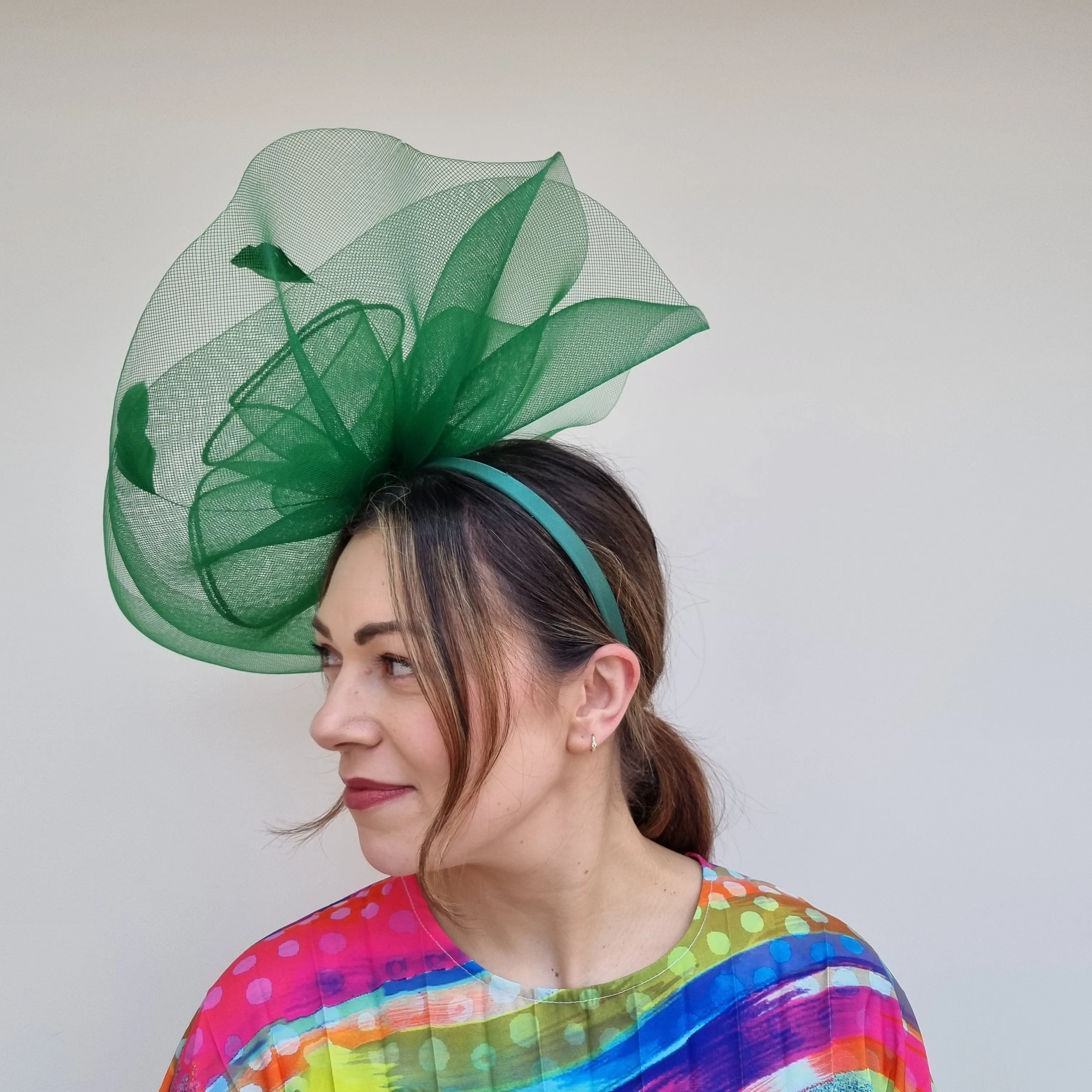 JBees JB24/13 Large Crin Hatinator in Greens