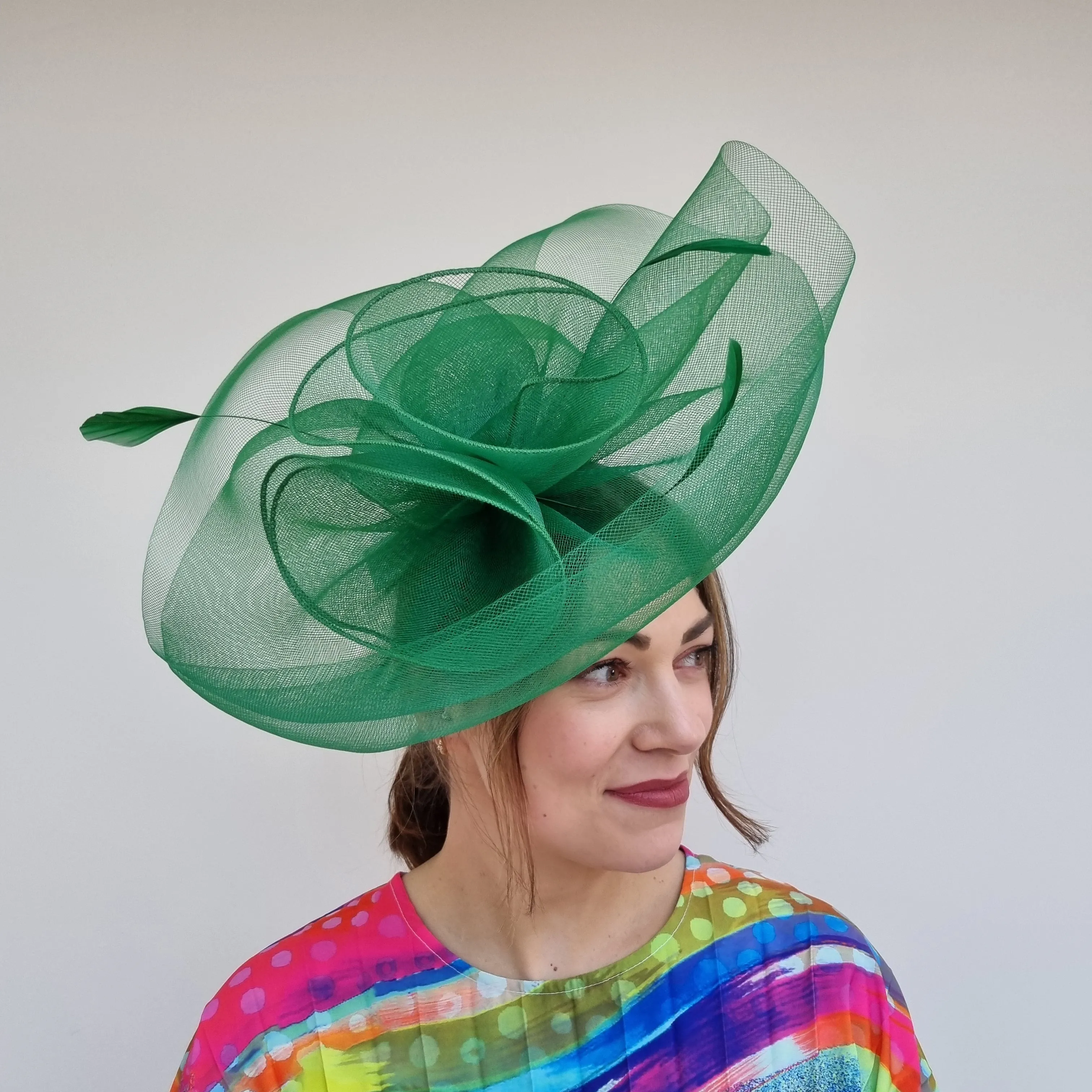 JBees JB24/13 Large Crin Hatinator in Greens