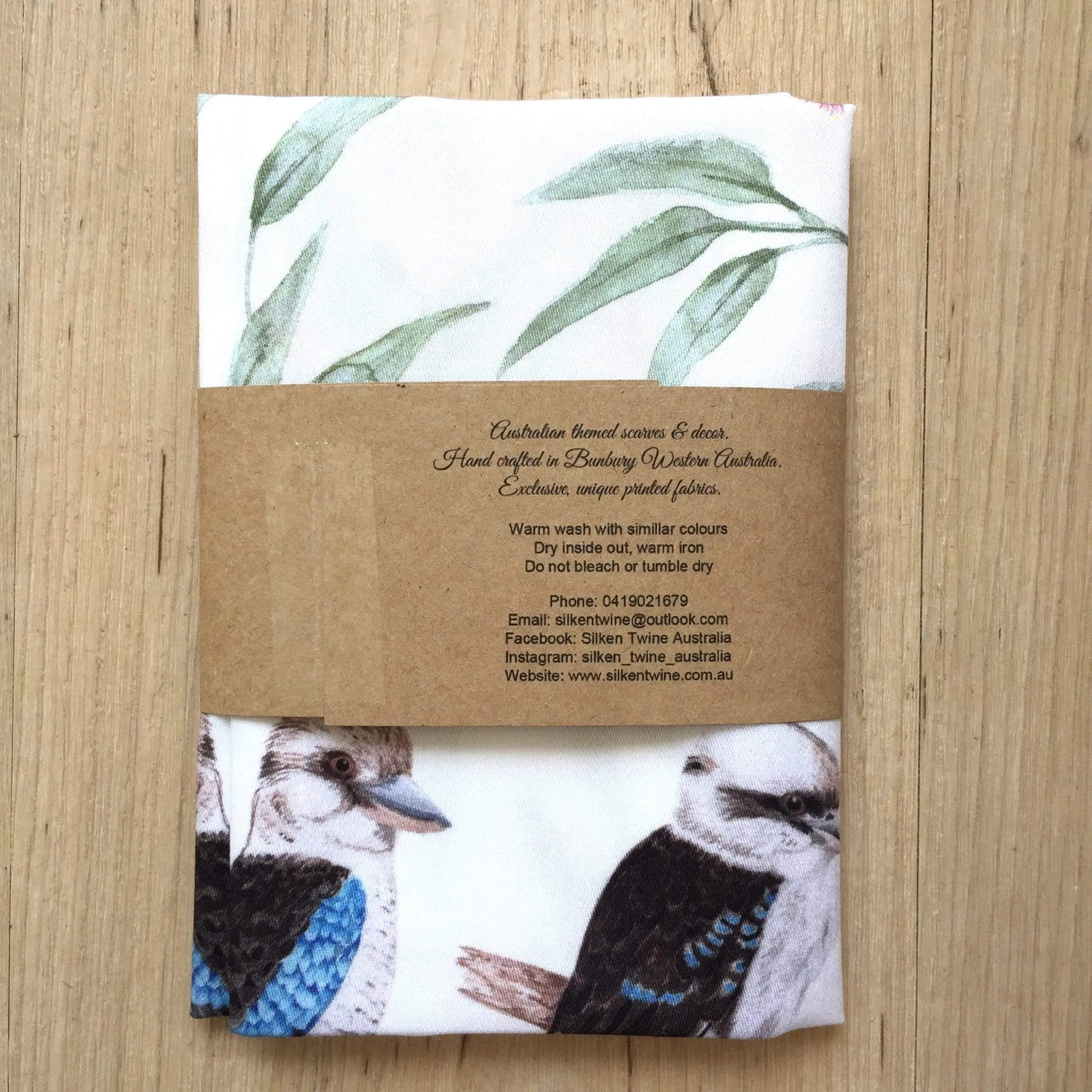 Kookaburra Handkerchief 5 birds
