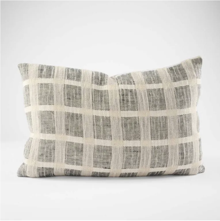 PETRA CUSHION