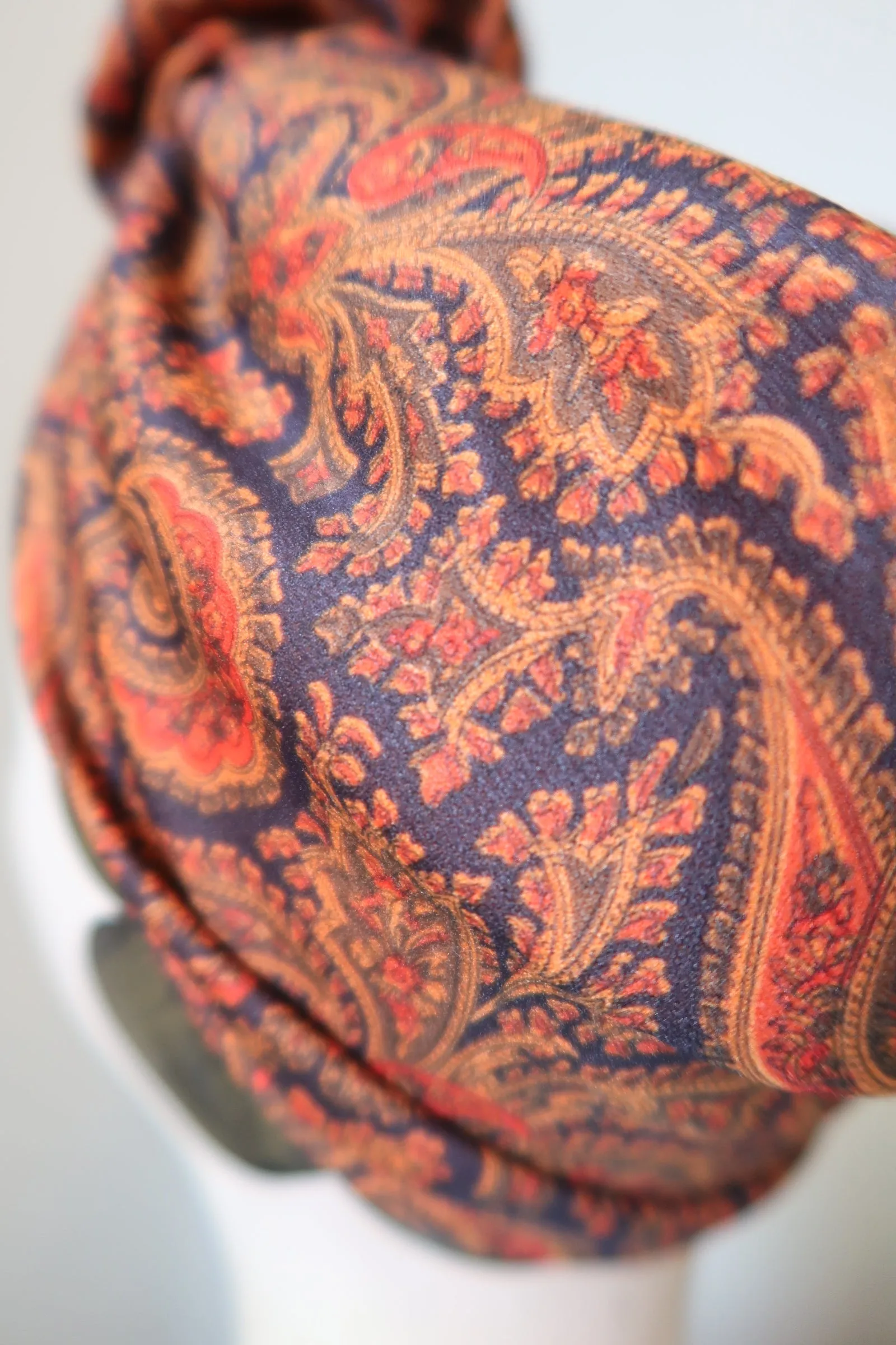 SMALL KNOT Vintage Style Pre-tied Headband in Orange Paisley🎃