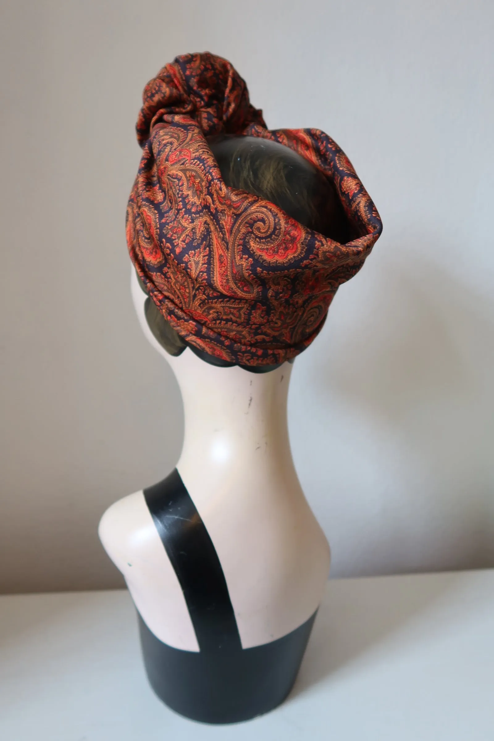 SMALL KNOT Vintage Style Pre-tied Headband in Orange Paisley🎃