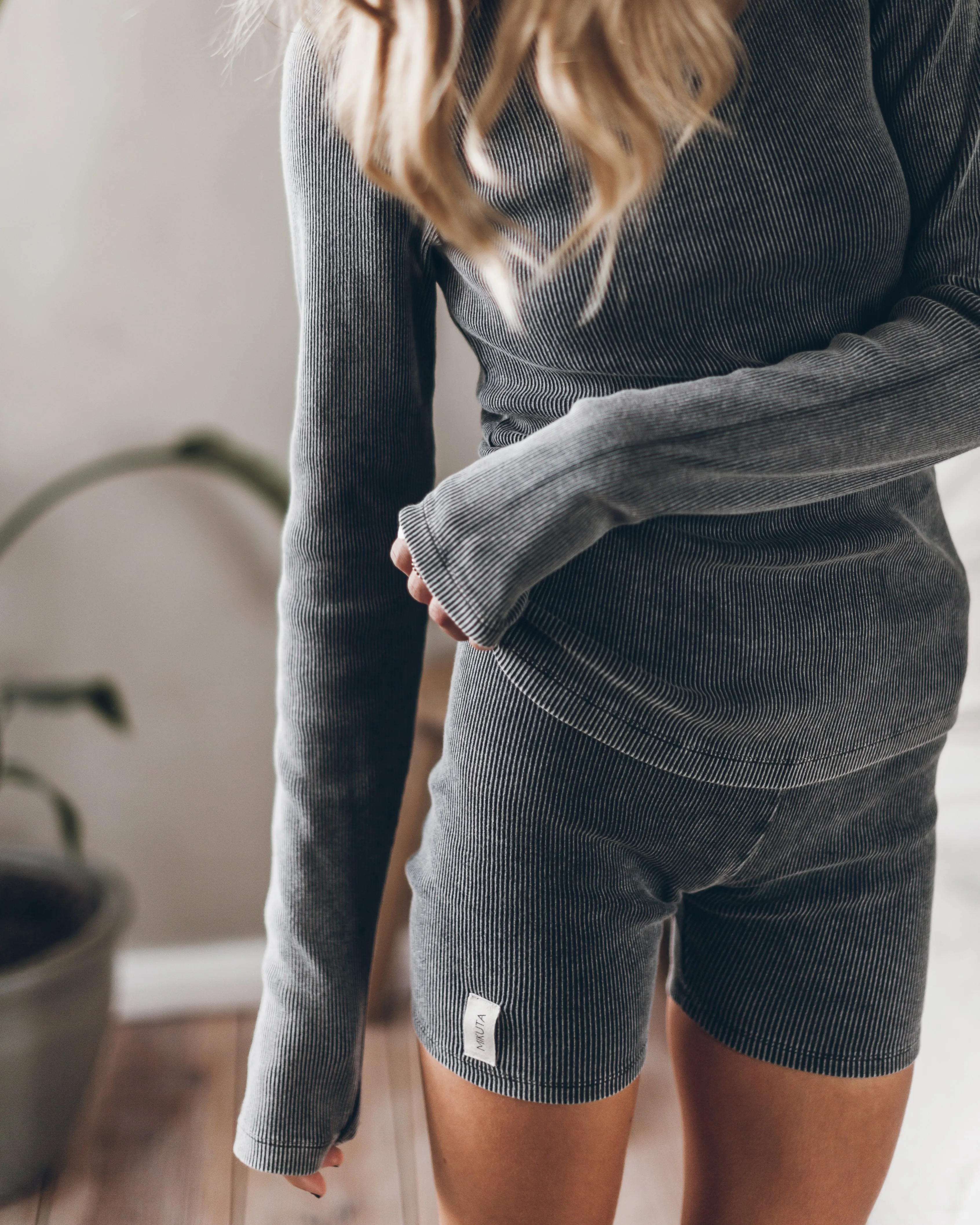 The Dark Ribbed Longsleeve
